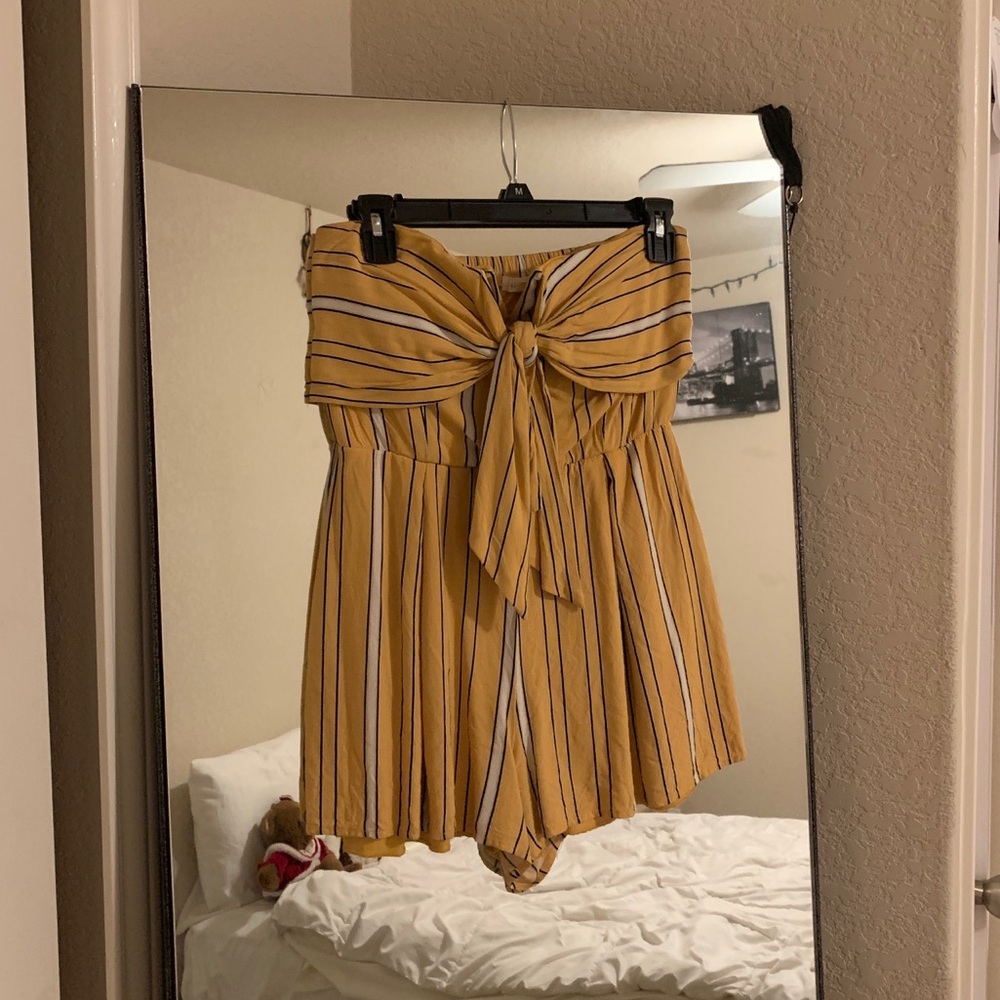 strapless yellow romper💛 - Picture 2 of 3